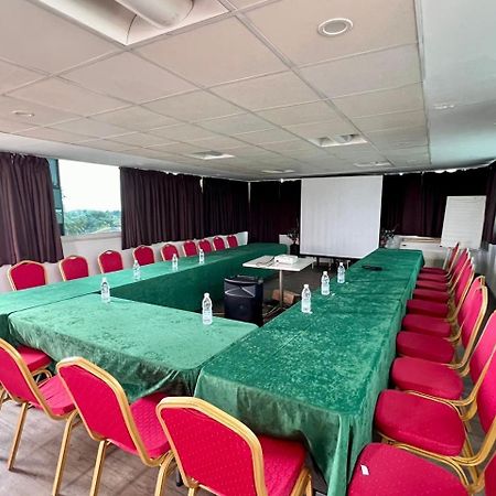Residence Achenbach Abidjan Esterno foto
