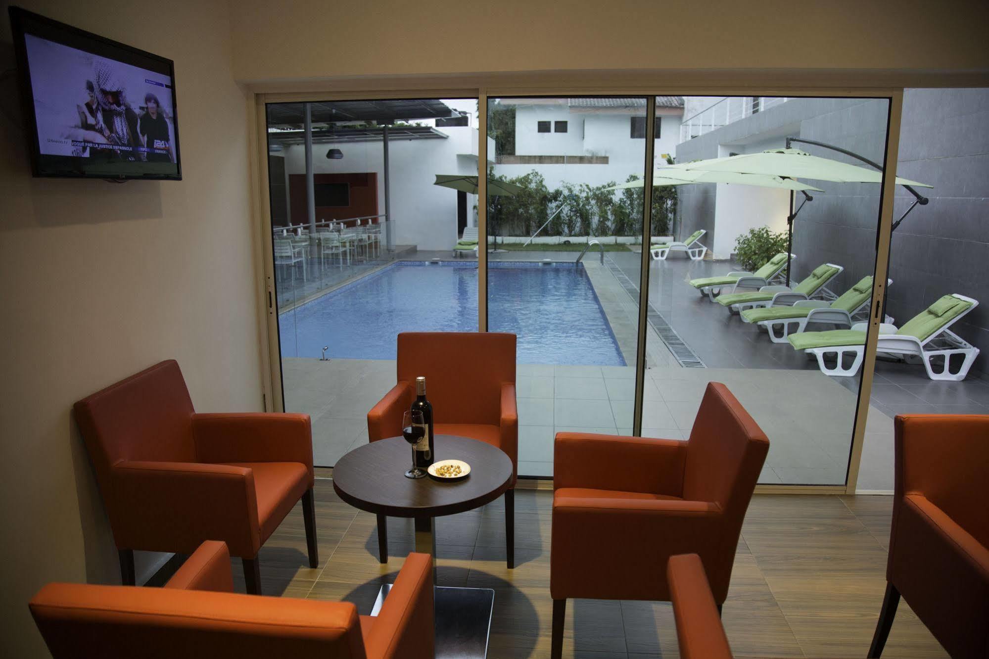 Residence Achenbach Abidjan Esterno foto